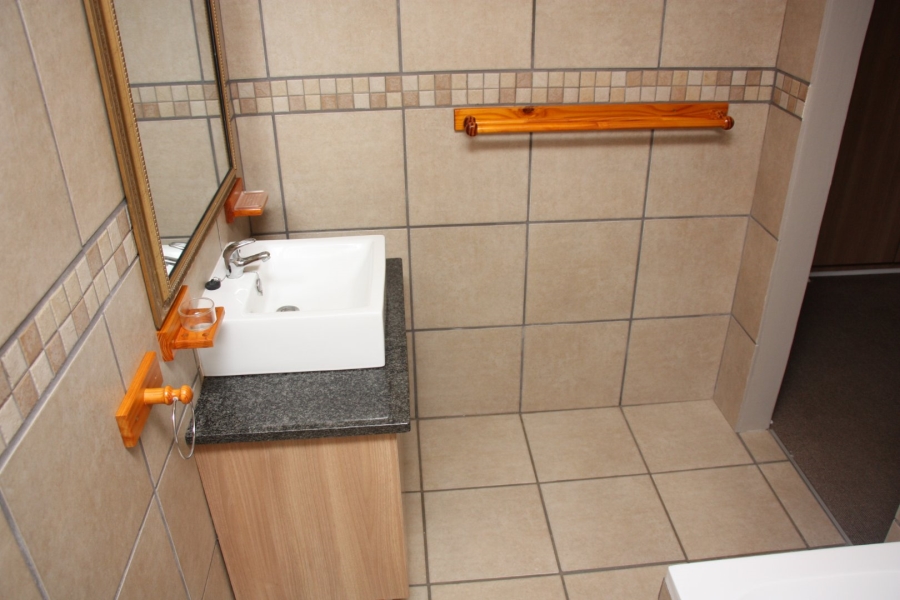 2 Bedroom Property for Sale in Langenhovenpark Free State